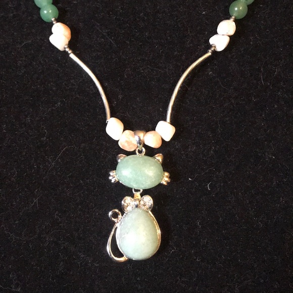 Handcrafted Green Aventurine Cat Necklace - Picture 3 of 5